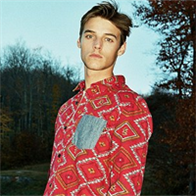 【欧美原宿风男生头像】欧美穿红色衣服帅哥头像