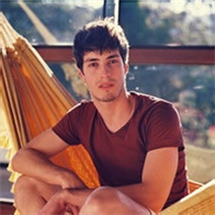 【欧美原宿风男生头像】欧美穿红色衣服帅哥头像