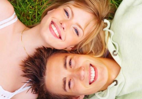 形容和同事关系好的句子