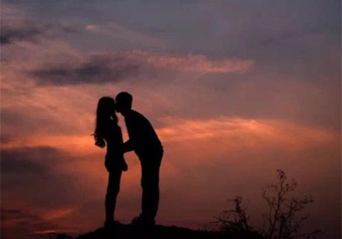 形容佳人相伴生活美好的句子