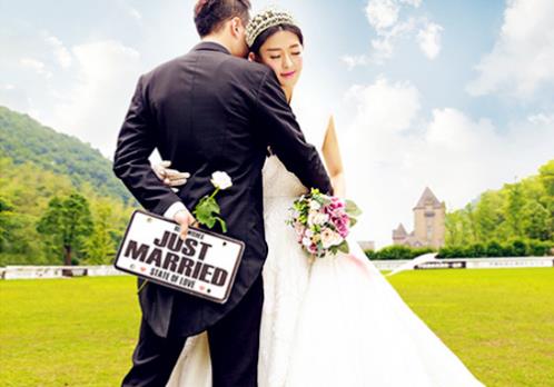 男人吃醋生气的表现