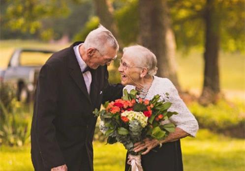 给闺蜜qq空间留言短句