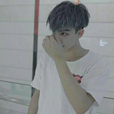 男生英文网名简单干净带翻译（英文网名男生简单气质带翻译）