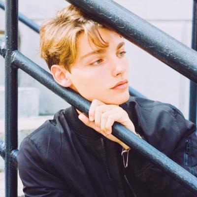 男生英文网名简单干净带翻译（英文网名男生简单气质带翻译）