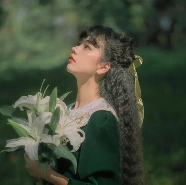 撕心裂肺的悲伤网名女生孤单霸气很脆弱