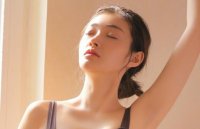 ​一个人在外的心情短语