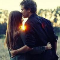 ​适合夜晚散步发(散步发朋友圈心情短语)