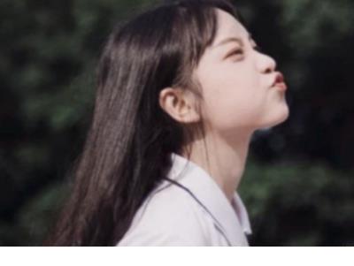 忐忑不安表现人物心情的词语