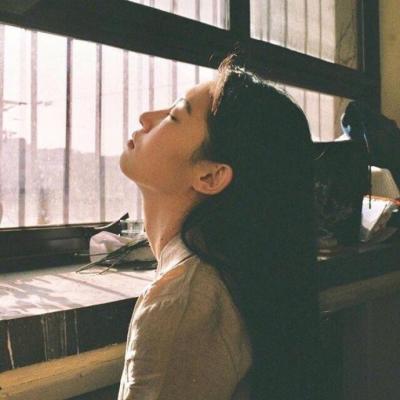 痛到窒息微信名哭到全世界心碎