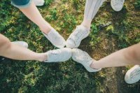 ​怀念青春说说心情短语(平安夜说说经典句子大全)