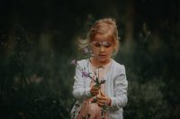 ​何姓女孩名字高贵大气