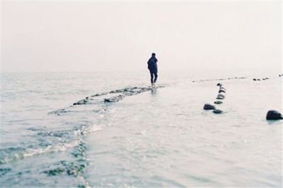 受伤后的心情短语 心疼爱人受伤的心情短语