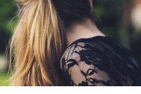 ​逗别人开心的话顺口溜 好心态又幽默的句子 开心的句子(72句)