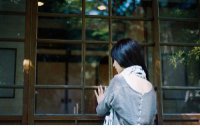 ​安慰受伤的人的暖心话 关心安慰手受伤的话语