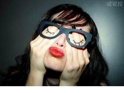 描写人物内心矛盾的句子