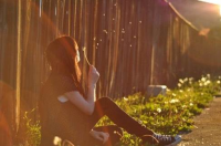 ​表达心情悲伤的图片句子：害怕了一个人的夜晚