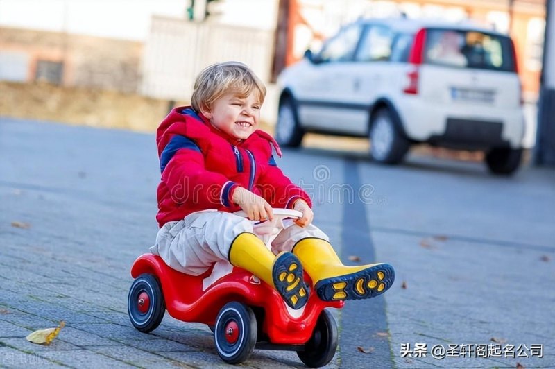 霸气冷酷好听的男孩名字大全，儒雅大气简单有涵养的名字推荐-第3张图片-