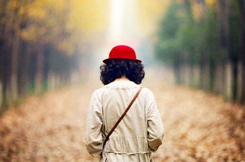 一个人在河边吹风的心情说说