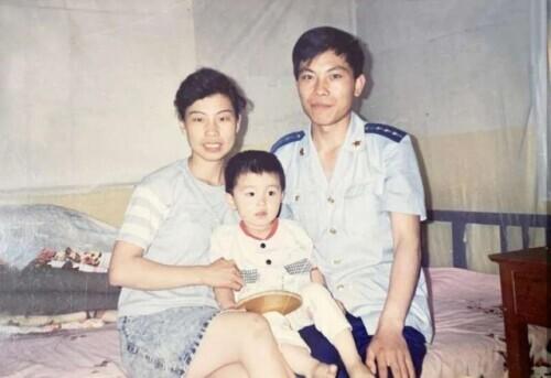 牺牲的歼15飞行员叫什么名字（歼-15飞行员为父亲圆梦）(3)