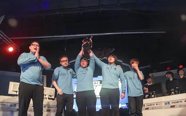 今年lol哪个战队改名了（LPL没改过名字的队伍有5支）(12)