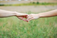 ​感冒头疼发朋友圈的句子感冒难受的说说心情(49句)