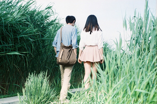 晚上看月亮的心情说说 拍月亮发朋友圈的文案(41句)