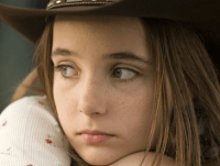 ​姓何女孩超好听的名字有内涵