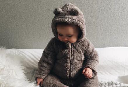 å¥³å­©è±æåå­å¤§å¨åå¯æåè¯»æ³