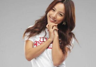 å¥½å¬æ´æ°çé©å½å¥³å­©åå­å¤§å¨