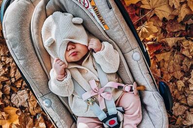 æå§å¥³å­©åå­ç®åå¤§æ¹æ´æ°