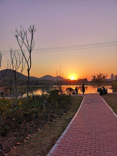 现实生活中图片大全 现实生活图片大全带字图