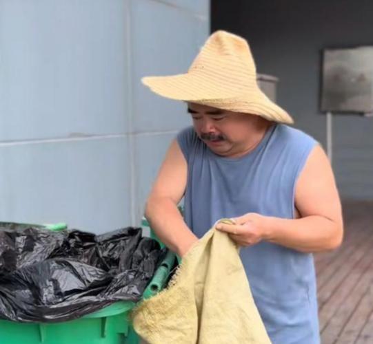 生活惨淡的图片 生活惨淡的图片带字