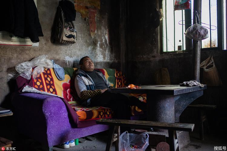 生活惨淡的图片 生活惨淡的图片带字