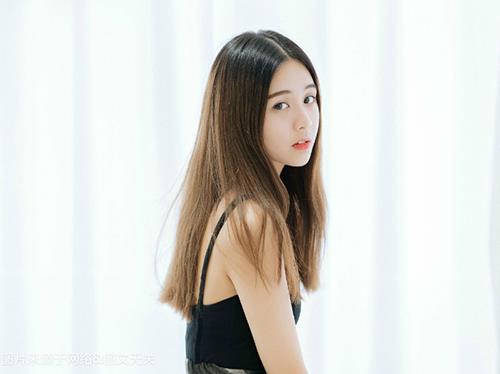 何姓女孩取名高雅的