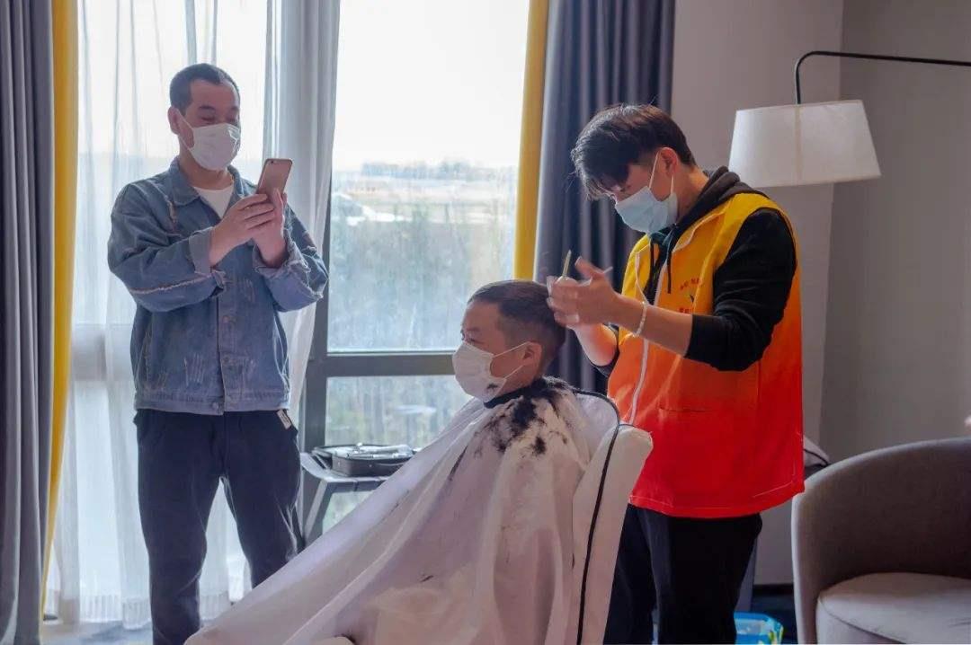 每个理发店都有Tony老师,难道这个名字开过光