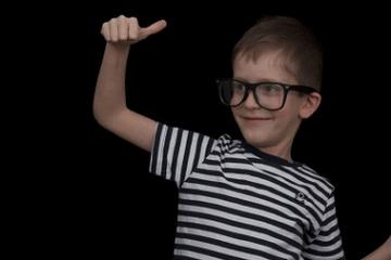 梁姓两个字顺口名字男孩