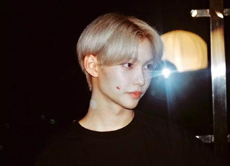 关于一些十分悲伤的句子[上班也不忘爱情的情话]