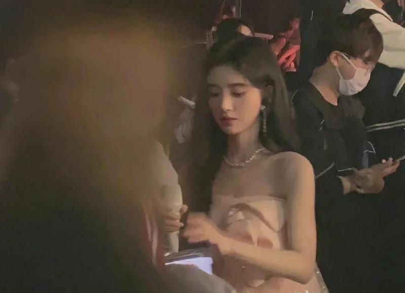 爱情甜语录短句情话《七个字的悲伤的句子》