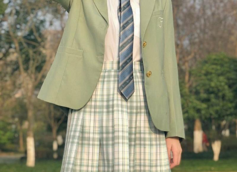 最新qq签名伤感说说：在我的心中你永远是唯一