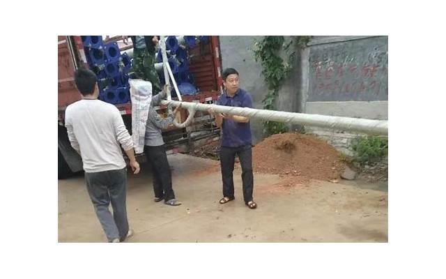 一个人坚强的图片 故作坚强的伤感说说一个人