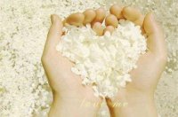 ​咋逗女孩子开心的句子