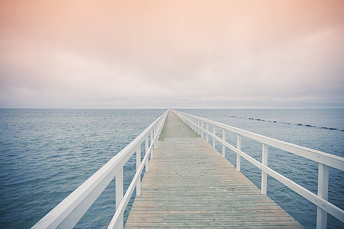 2025年适合发喝酒的伤感句子(76句)