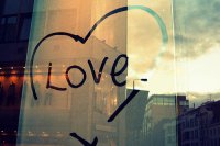 ​人生实苦，而我们都在追求快乐和幸福