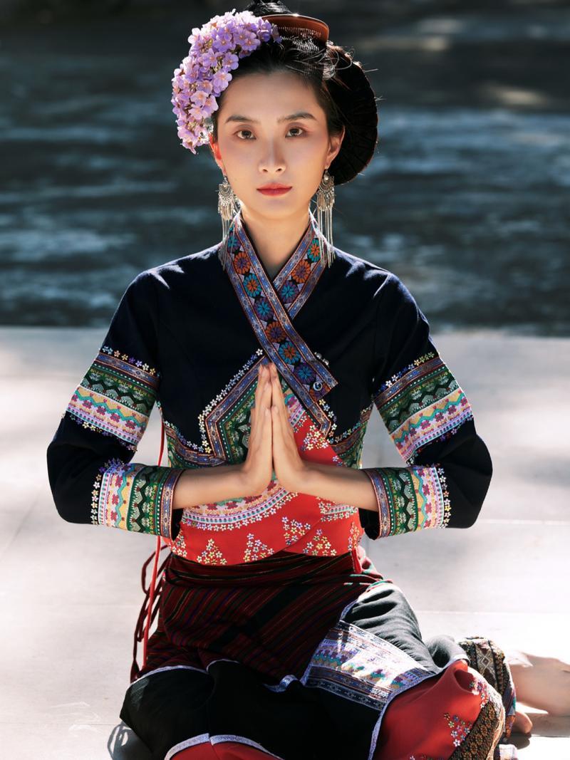 傣族生活服饰图片 傣族生活服饰图片简笔画