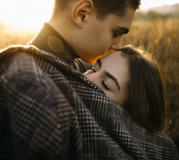 低调简单一个字情侣网名大全