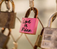 歌词里面的爱情句子 表达爱情的经典歌词