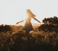 表达被人不信任的句子说说心情