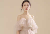 ​带端杯的网名大全女生